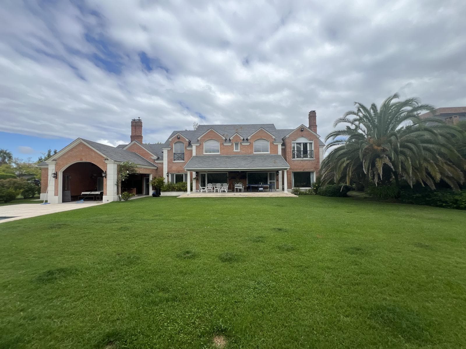 Casa estilo lomas de San Isidro - foto 1
