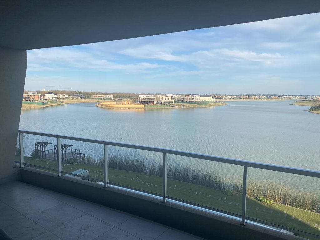Venta Depto.3 amb. sobre el lago central en Acqua Golf, Nordelta - foto 1