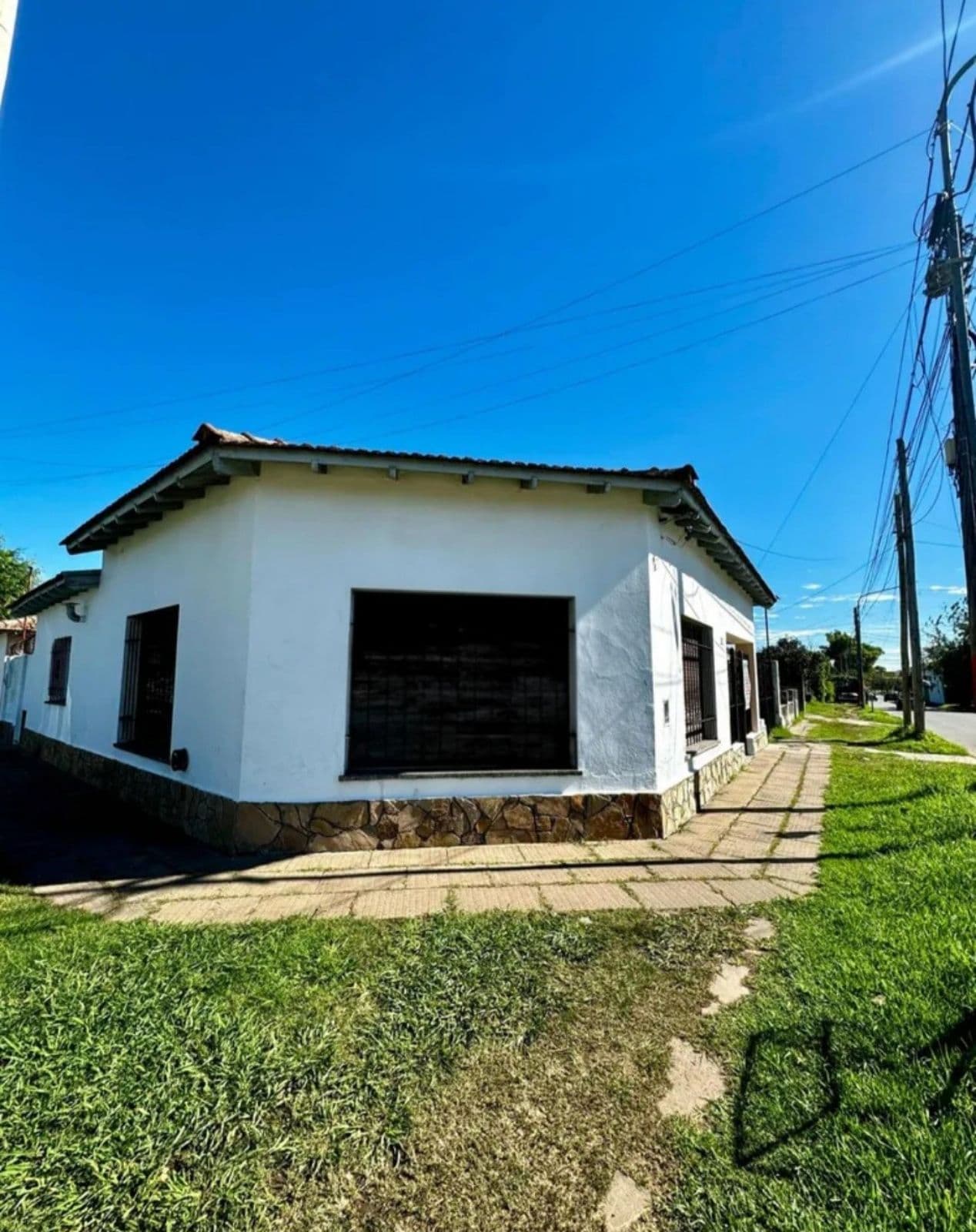 Venta Casa centro pilar excelente ubicacion Ideal inversionista - photo 1