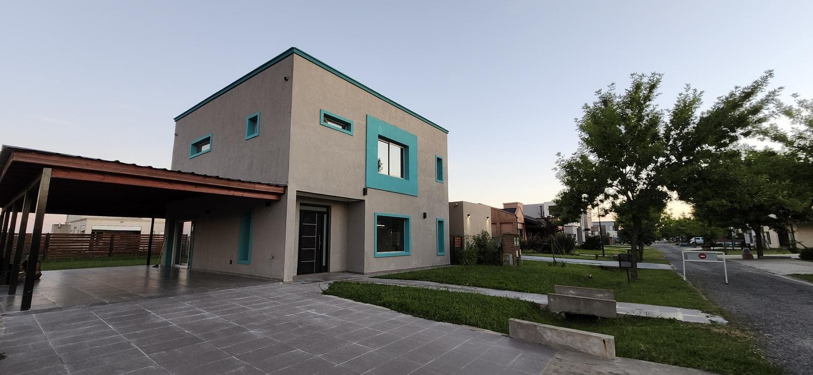Venta Casa 4 ambientes, 3 dormitorios, 3 Baños y Garage en Barrio Laguna Azul - Spegazzini - foto 1
