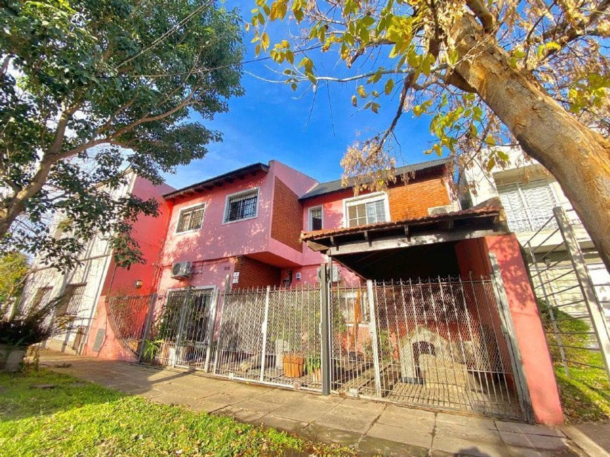 Casa de dos plantas en venta | Haedo - Morón | con cochera y pileta - foto 1